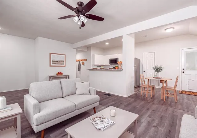 Photo 3 of Single family home for sale at 10017 Wessex Dr, Yukon, OK 73099 | MLS# 1250898 | Listing updated on 2026-09-26