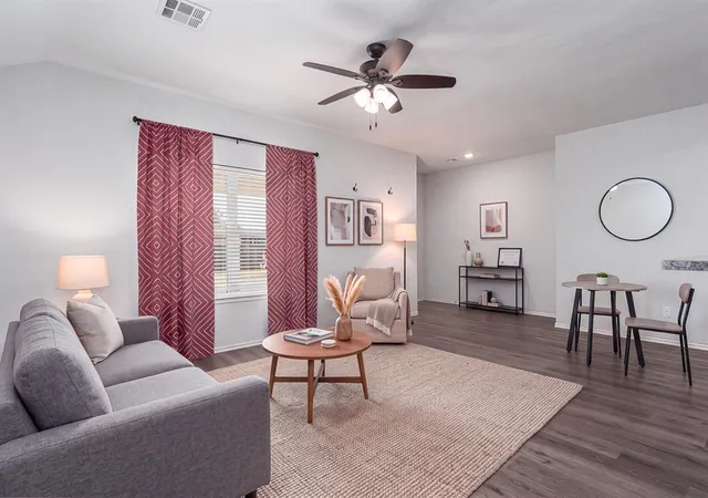 Photo 4 of Single family home for sale at 10017 Wessex Dr, Yukon, OK 73099 | MLS# 1250898 | Listing updated on 2026-09-26
