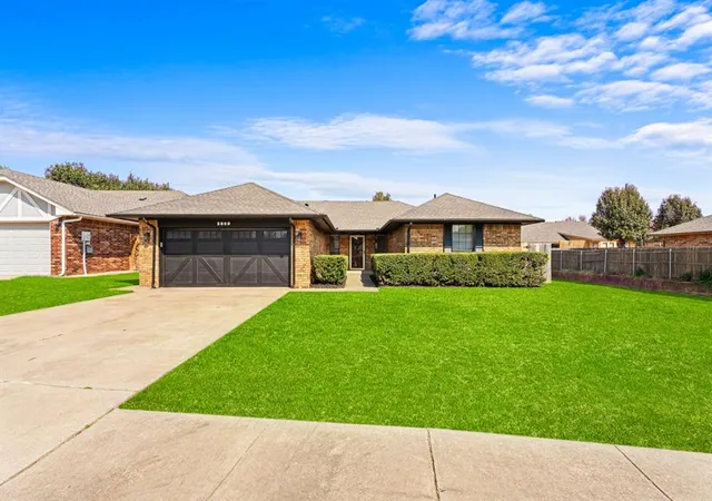Photo 1 of Single family home for sale at 2809 Appaloosa Trl, Edmond, OK 73012 | MLS# 1250906 | Listing updated on 2026-09-29