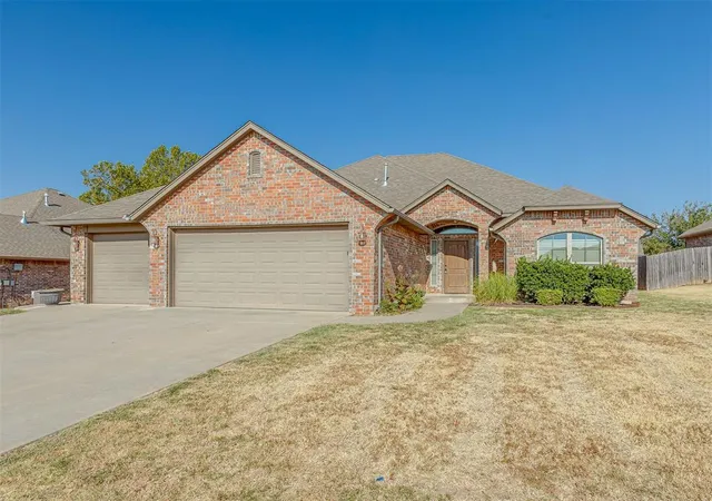 Single family home for sale at 529 Whispering Oaks Blvd, Moore, OK 73160 | MLS# 1250908