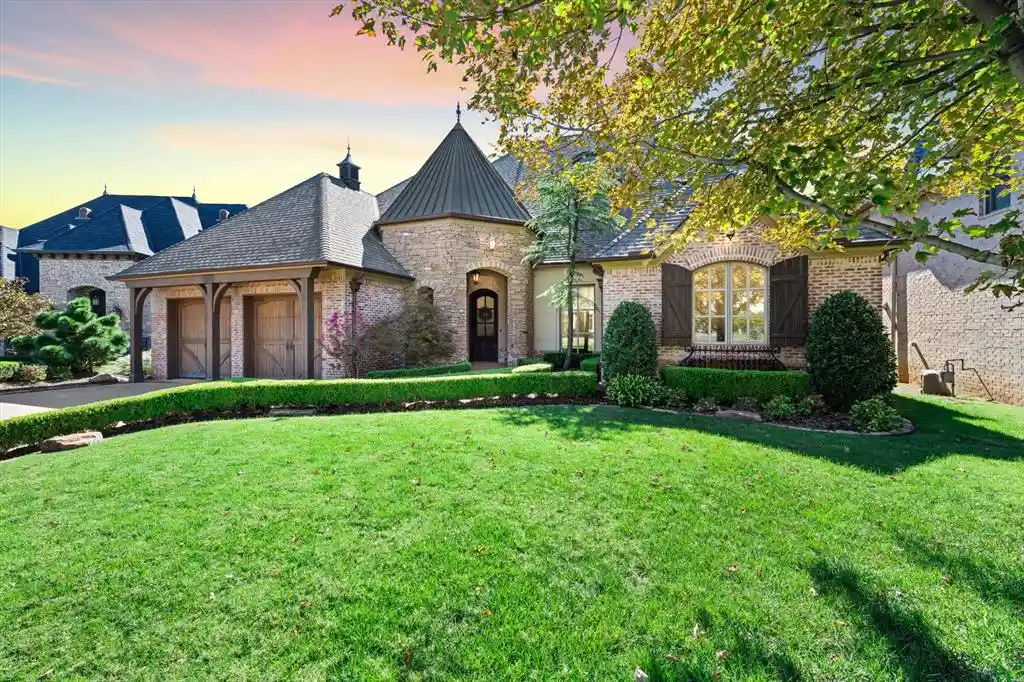 Single family home for sale at 15613 Via Sierra, Edmond, OK 73013 | MLS# 1250917