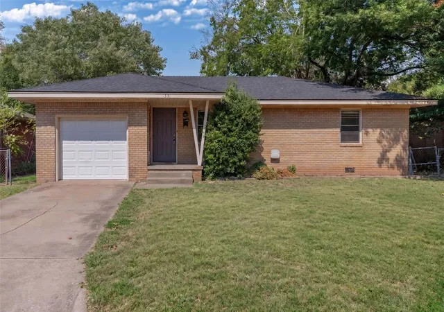 Photo 1 of Sale Pending at 1531 Camden Way, Norman, OK 73069 | MLS# 1250919 | Listing updated on 2026-10-02