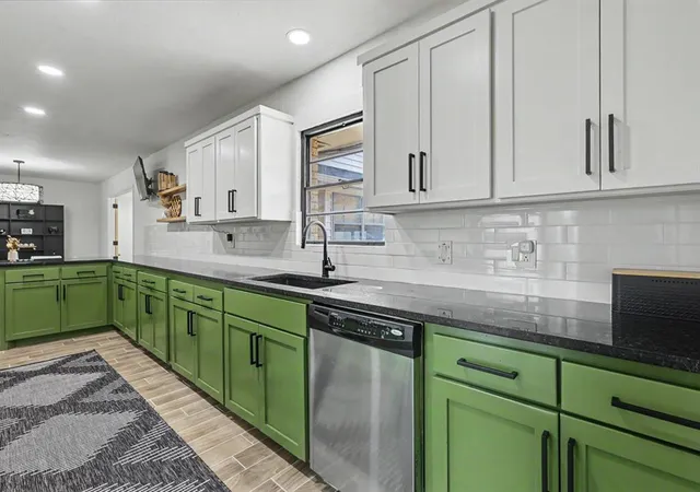 Photo 2 of Sale Pending at 3205 N Forest Park Dr, Oklahoma City, OK 73121 | MLS# 1250922 | Listing updated on 2026-10-07