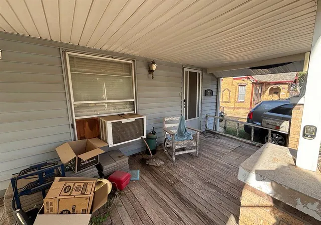 Photo 3 of Sale Pending at 713 Nw Dearborn Ave, Lawton, OK 73507 | MLS# 1250942 | Listing updated on 2026-10-05