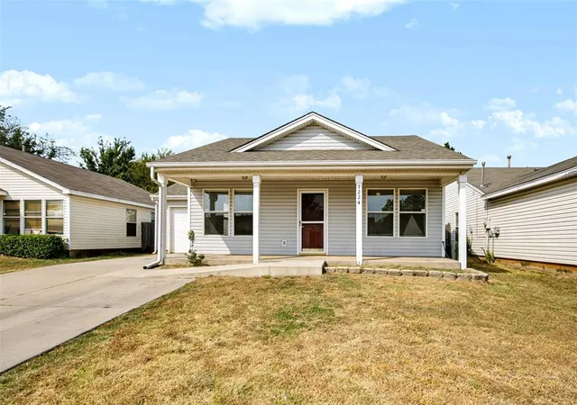 Photo 1 of Sale Pending at 1224 Briar Patch Way, Norman, OK 73071 | MLS# 1250945 | Listing updated on 2026-10-07