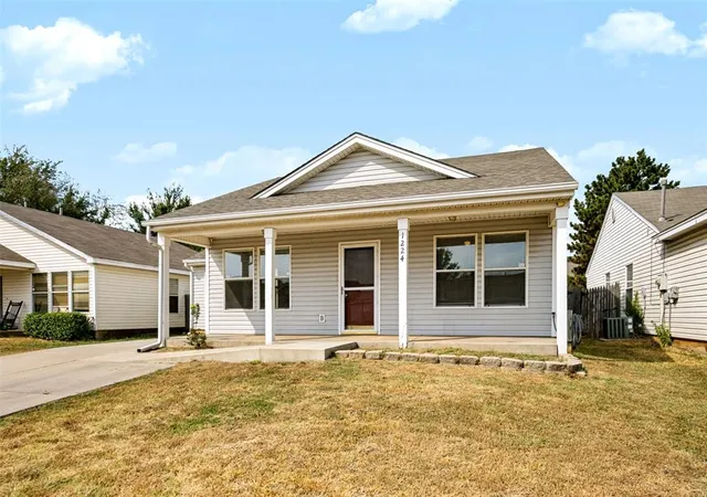 Photo 3 of Sale Pending at 1224 Briar Patch Way, Norman, OK 73071 | MLS# 1250945 | Listing updated on 2026-10-07