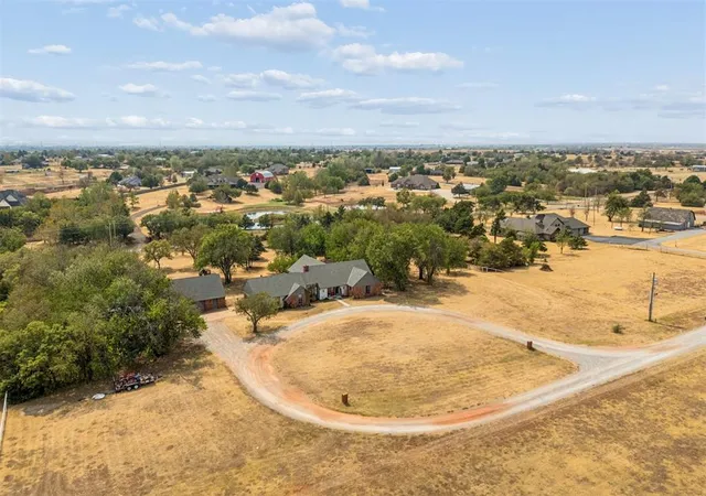 Photo 2 of Sale Pending at 4610 Ne Trails End St, Piedmont, OK 73078 | MLS# 1250949 | Listing updated on 2026-10-07