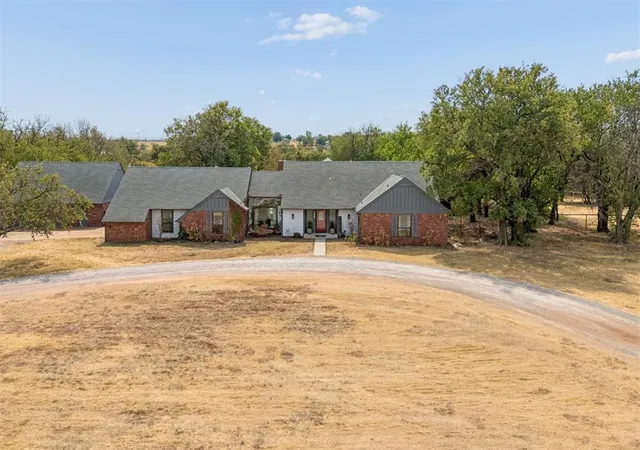 Photo 3 of Sale Pending at 4610 Ne Trails End St, Piedmont, OK 73078 | MLS# 1250949 | Listing updated on 2026-10-07