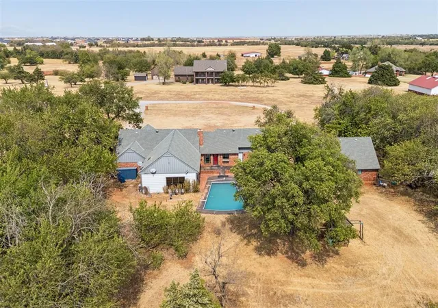 Photo 3 of Sale Pending at 4610 NE Trails End St, Piedmont, OK 73078 | MLS# 1250949 | Listing updated on 2026-10-07
