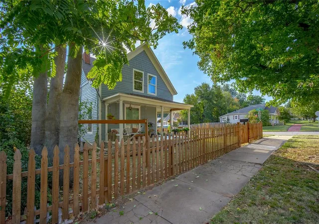 Photo 3 of Single family home for sale at 502 N Broad St, Guthrie, OK 73044 | MLS# 1250961 | Listing updated on 2026-10-20