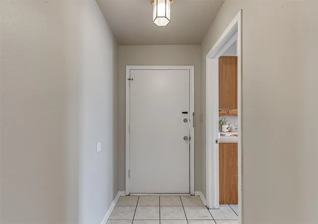 Photo 4 of Sale Pending at 133 SW 64th Terrace, Oklahoma City, OK 73139 | MLS# 1250965 | Listing updated on 2026-09-30