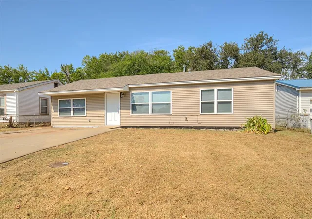Photo 1 of Single family home for sale at 908 Buck Dr, Shawnee, OK 74801 | MLS# 1250967 | Listing updated on 2026-09-26