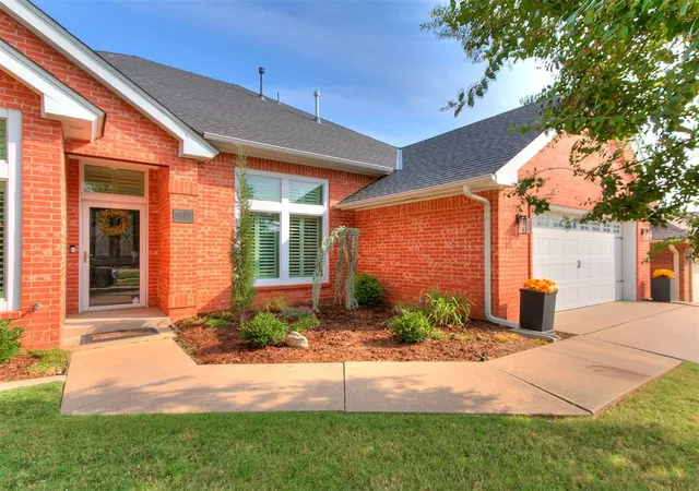 Photo 4 of Sale Pending at 3701 Burlington Dr, Norman, OK 73072 | MLS# 1250970 | Listing updated on 2026-09-30