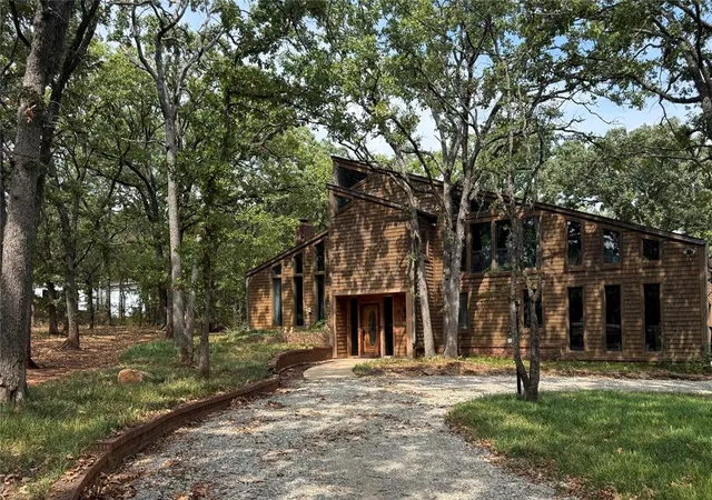 Photo 1 of Single family home for sale at 30 Pam Dr, Shawnee, OK 74804 | MLS# 1250971 | Listing updated on 2026-10-05