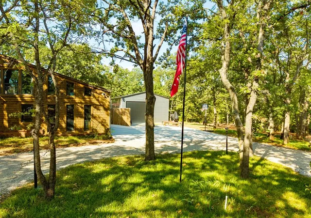Photo 3 of Single family home for sale at 30 Pam Dr, Shawnee, OK 74804 | MLS# 1250971 | Listing updated on 2026-10-05