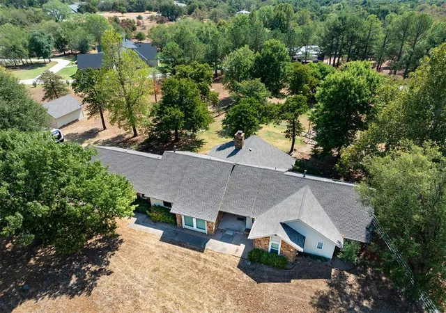 Photo 2 of Sale Pending at 11408 Burning Oaks Rd, Oklahoma City, OK 73150 | MLS# 1250972 | Listing updated on 2026-10-06