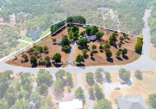 Photo 3 of Sale Pending at 11408 Burning Oaks Rd, Oklahoma City, OK 73150 | MLS# 1250972 | Listing updated on 2026-10-06