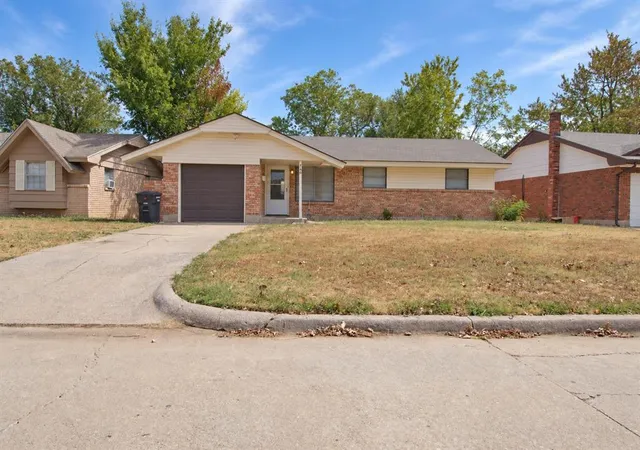 Photo 1 of Single family home for sale at 740 Butler St, Moore, OK 73160 | MLS# 1250977 | Listing updated on 2026-09-29