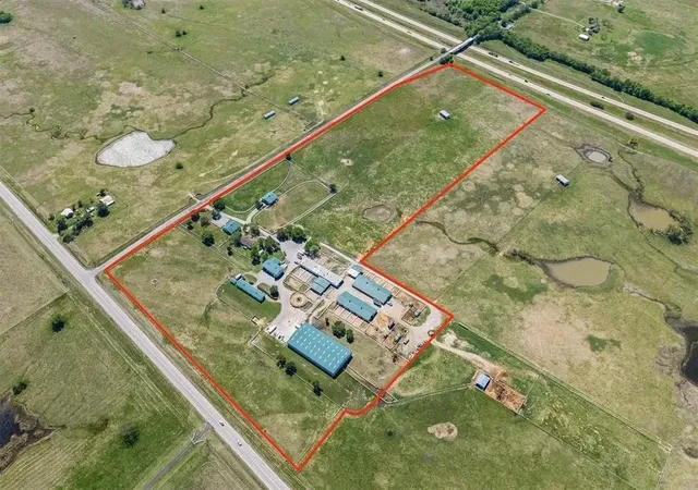 Single family home for sale at 7511 Sunshine Ln, Marietta, OK 73448 | MLS# 1250985