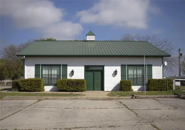 Photo 3 of Single family home for sale at 7511 Sunshine Ln, Marietta, OK 73448 | MLS# 1250985 | Listing updated on 2026-09-28