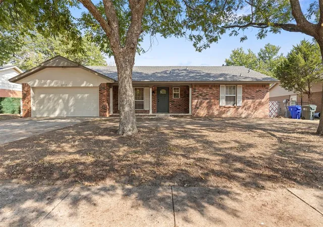 Photo 1 of Single family home for sale at 2337 Houston Ave, Norman, OK 73071 | MLS# 1250987 | Listing updated on 2026-10-07