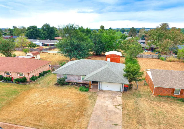 Photo 2 of Single family home for sale at 20040 Timberidge Rd, Harrah, OK 73045 | MLS# 1250993 | Listing updated on 2026-10-06