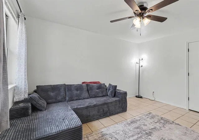 Listing Photo 4 - Condo for sale in building located at 116 N Mckenzie St, Weatherford, OK 73096 - Unit #116 + 118