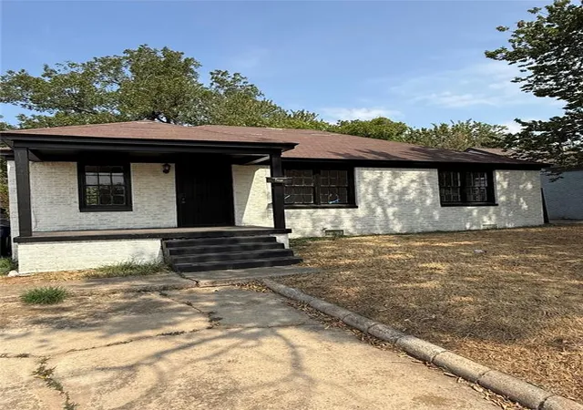 Single family home for sale at 2049 NE 17th Street, Oklahoma City, OK 73111 | MLS# 1251023