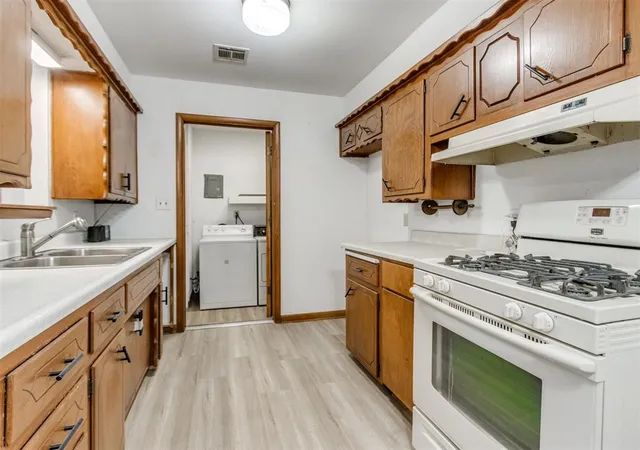 Photo 1 of Single family home for sale at 109 Rock Pl, Moore, OK 73160 | MLS# 1251026 | Listing updated on 2026-09-27