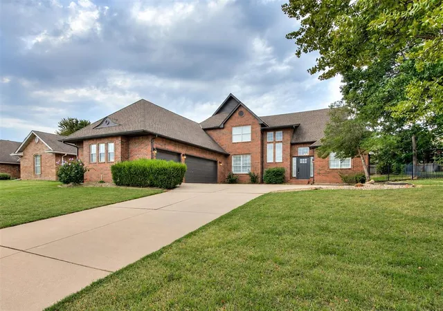 Single family home for sale at 3641 Equestrian Ct, Edmond, OK 73034 | MLS# 1251042