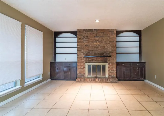 Listing Photo 4 - Condo for sale in building located at 4701 NW 63rd St, Oklahoma City, OK 73132