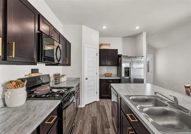 Photo 3 of Single family home for sale at 11829 Kameron Way, Yukon, OK 73099 | MLS# 1251062 | Listing updated on 2026-09-26
