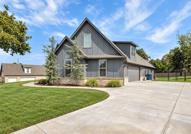 Photo 2 of Single family home for sale at 1662 Shaylee Ln, Choctaw, OK 73020 | MLS# 1251064 | Listing updated on 2026-10-07