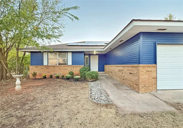 Photo 2 of Single family home for sale at 10301 N Rock Cir Dr, Edmond, OK 73034 | MLS# 1251065 | Listing updated on 2026-10-02