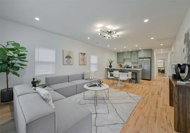 Photo 4 of Sale Pending at 828 NW 45th Street, Oklahoma City, OK 73118 | MLS# 1251068 | Listing updated on 2026-10-08