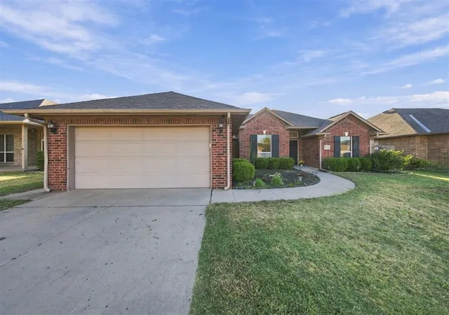 Single family home for sale at 7316 Winding Meadow Ln, Oklahoma City, OK 73132 | MLS# 1251069