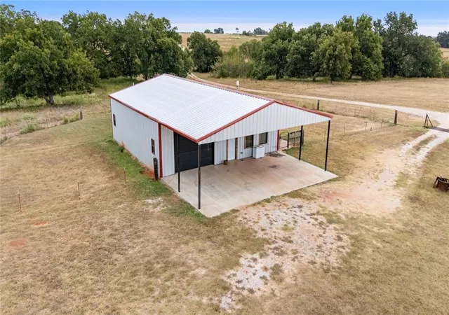 Single family home for sale at 10050 Indian Meridian Ave, Paoli, OK 73074 | MLS# 1251070