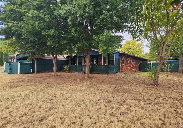 Photo 1 of Single family home for sale at 1417 S East Ave, Pauls Valley, OK 73075 | MLS# 1251071 | Listing updated on 2026-09-27
