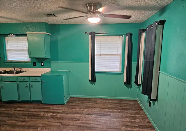 Photo 3 of Single family home for sale at 1417 S East Ave, Pauls Valley, OK 73075 | MLS# 1251071 | Listing updated on 2026-09-27