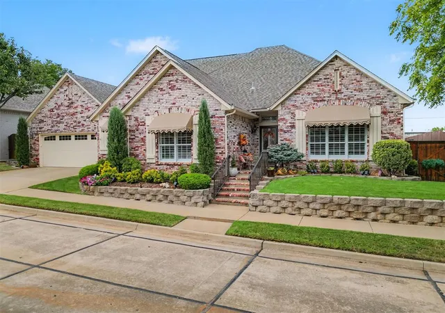 Photo 3 of Single family home for sale at 2801 Verona Ct, Edmond, OK 73034 | MLS# 1251072 | Listing updated on 2026-10-04