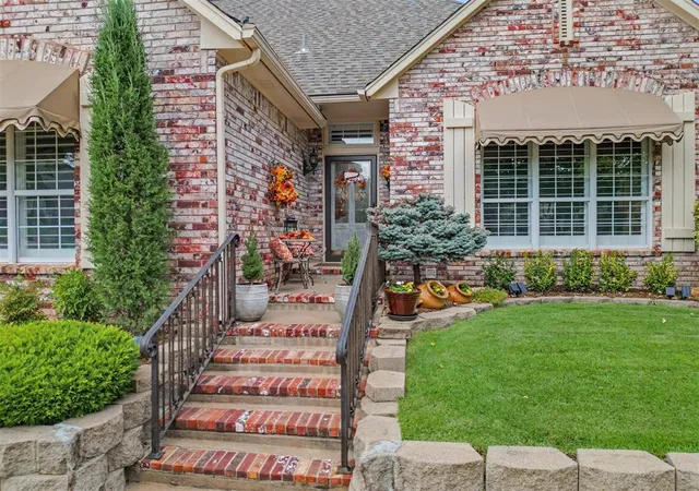 Photo 3 of Single family home for sale at 2801 Verona Ct, Edmond, OK 73034 | MLS# 1251072 | Listing updated on 2026-10-04
