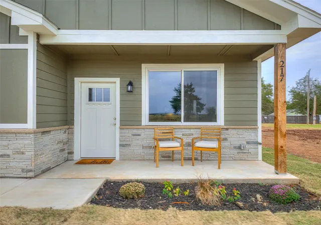 Photo 2 of Sale Pending at 217 W Olive St, Cashion, OK 73016 | MLS# 1251077 | Listing updated on 2026-10-02