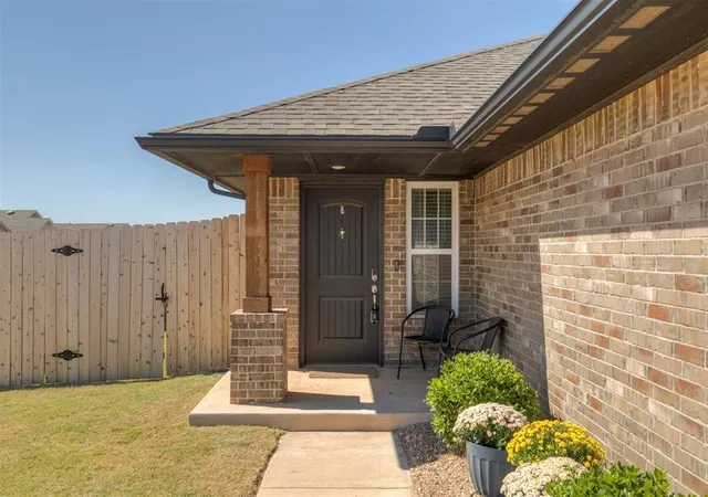 Photo 2 of Single family home for sale at 19601 Brookville Dr, Edmond, OK 73012 | MLS# 1251079 | Listing updated on 2026-10-10