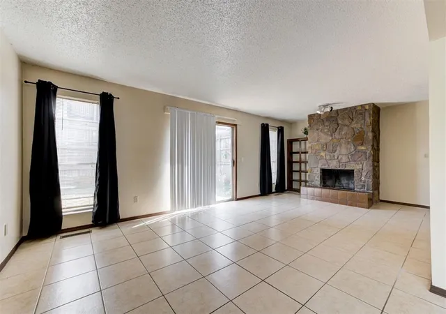Listing Photo 4 - Condo for sale in building located at 6000 W Hefner Rd, Oklahoma City, OK 73162