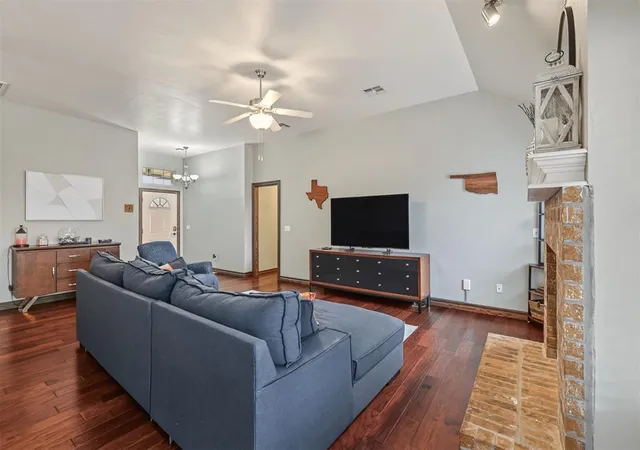 Photo 4 of Sale Pending at 1253 Misty Dr, Piedmont, OK 73078 | MLS# 1251082 | Listing updated on 2026-09-30