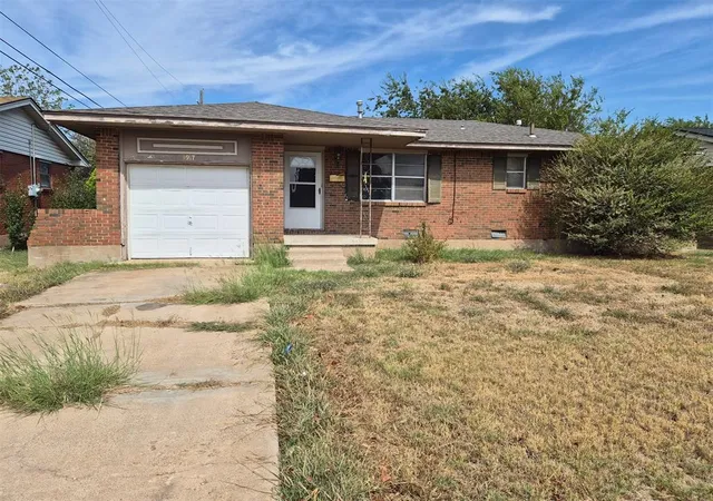 Photo 2 of Single family home for sale at 4917 Nw Lindy Ave, Lawton, OK 73505 | MLS# 1251084 | Listing updated on 2026-09-28