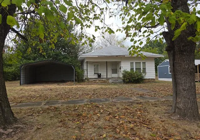 Photo 1 of Single family home for sale at 303 N 9th Street, Okemah, OK 74859 | MLS# 1251085 | Listing updated on 2026-09-27