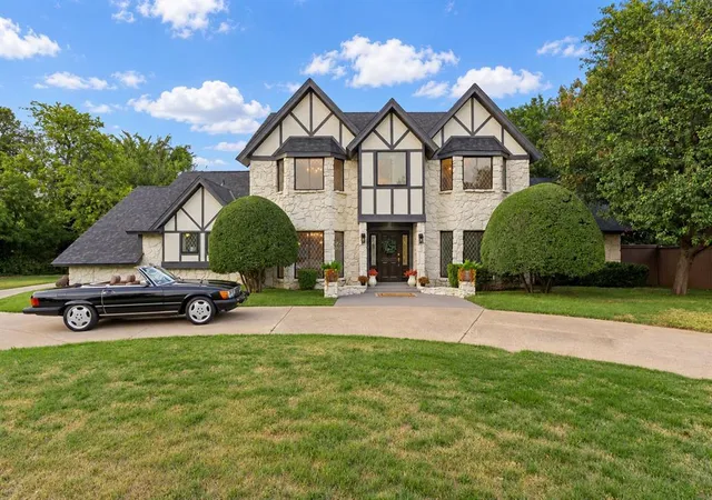Photo 3 of Single family home for sale at 4705 Seabrook Ct, Oklahoma City, OK 73142 | MLS# 1251087 | Listing updated on 2026-10-07