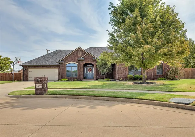 Single family home for sale at 1407 Fairfax Ln, El Reno, OK 73036 | MLS# 1251089