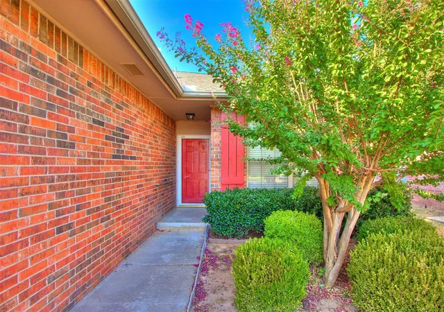 Photo 3 of Single family home for sale at 513 SW 124th Place, Oklahoma City, OK 73170 | MLS# 1251094 | Listing updated on 2026-09-26